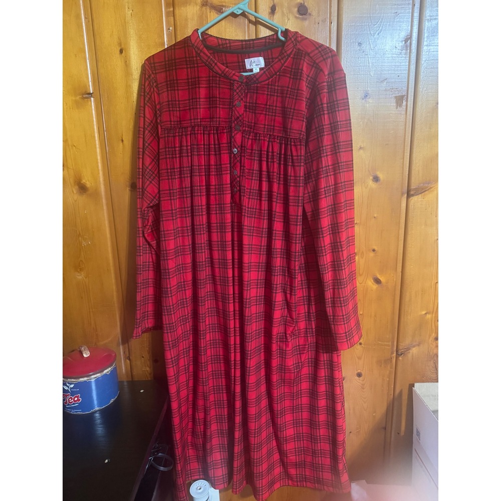 Aria Collection Red Black Plaid Long Sleeve Nightgown XL Fleece Sleepwear